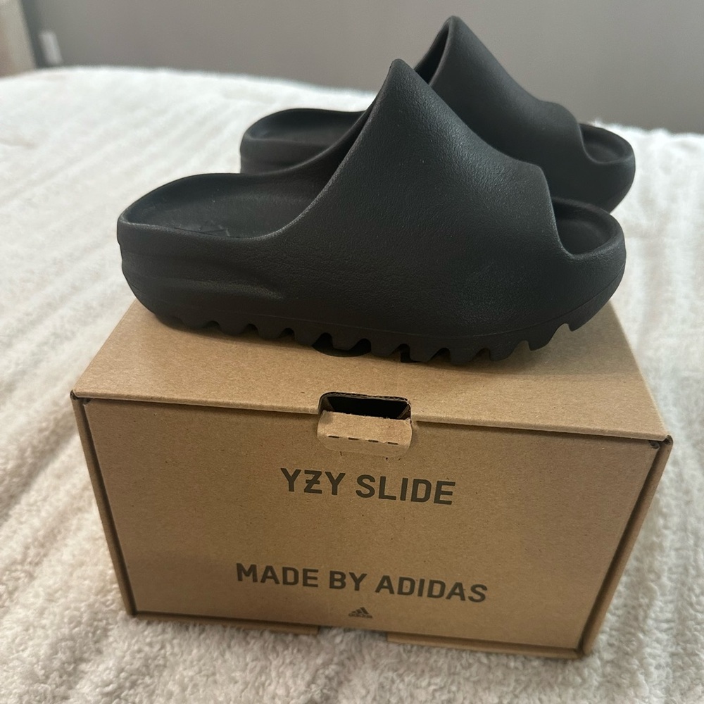 Adidas Yeezy slide onyx(kids)